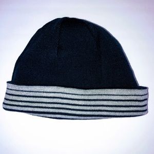 CHAMPION boy’s cap black and gray reversible